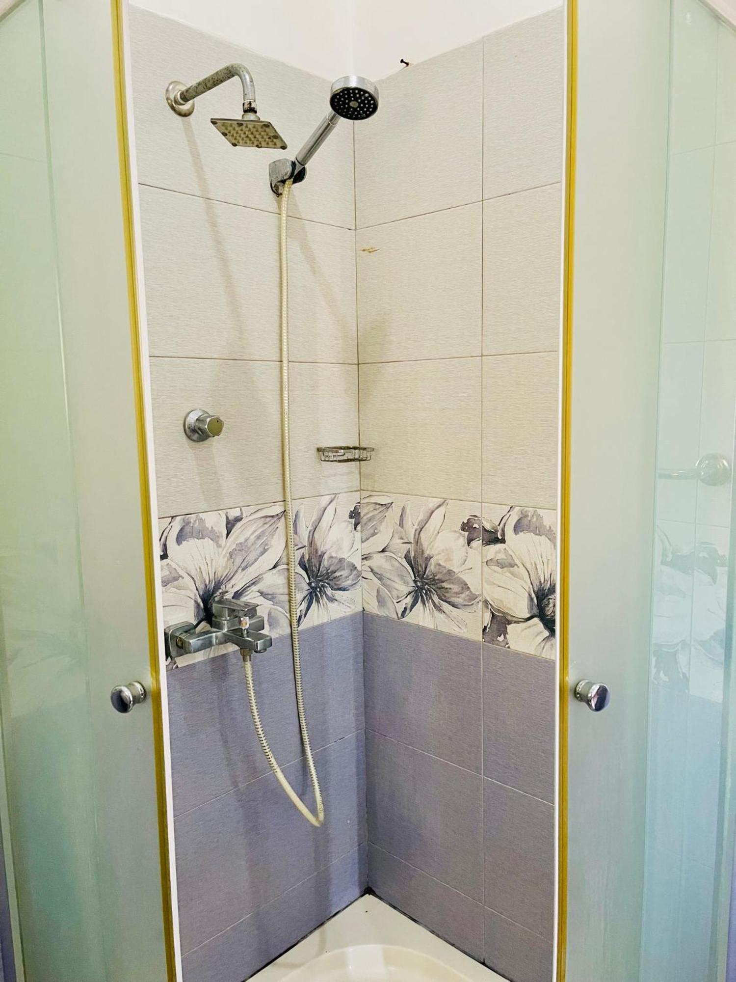 Sand & Surf Guest House Негомбо Екстер'єр фото